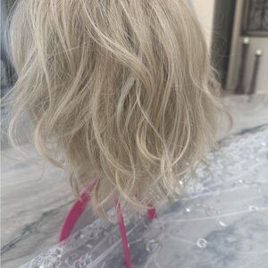 Toni Brattin Trendy Platinum textured wig